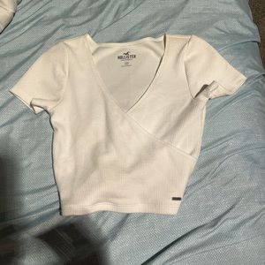 white cropped tie tee from hollister never worn!